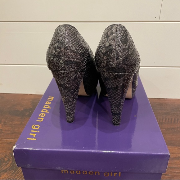 Madden Girl Micolee Snakeskin Peeptoe Pumps Sz 7 - Picture 9 of 11